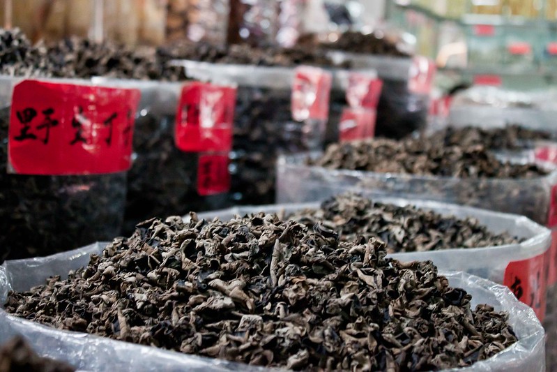 Sacos de té en el mercado de Qingping.